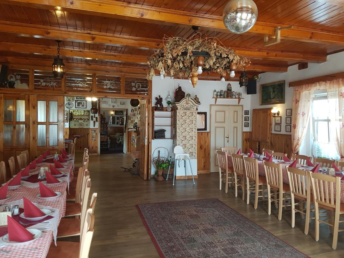 Hostinec Selsky Dvur Zbiroh Exterior foto