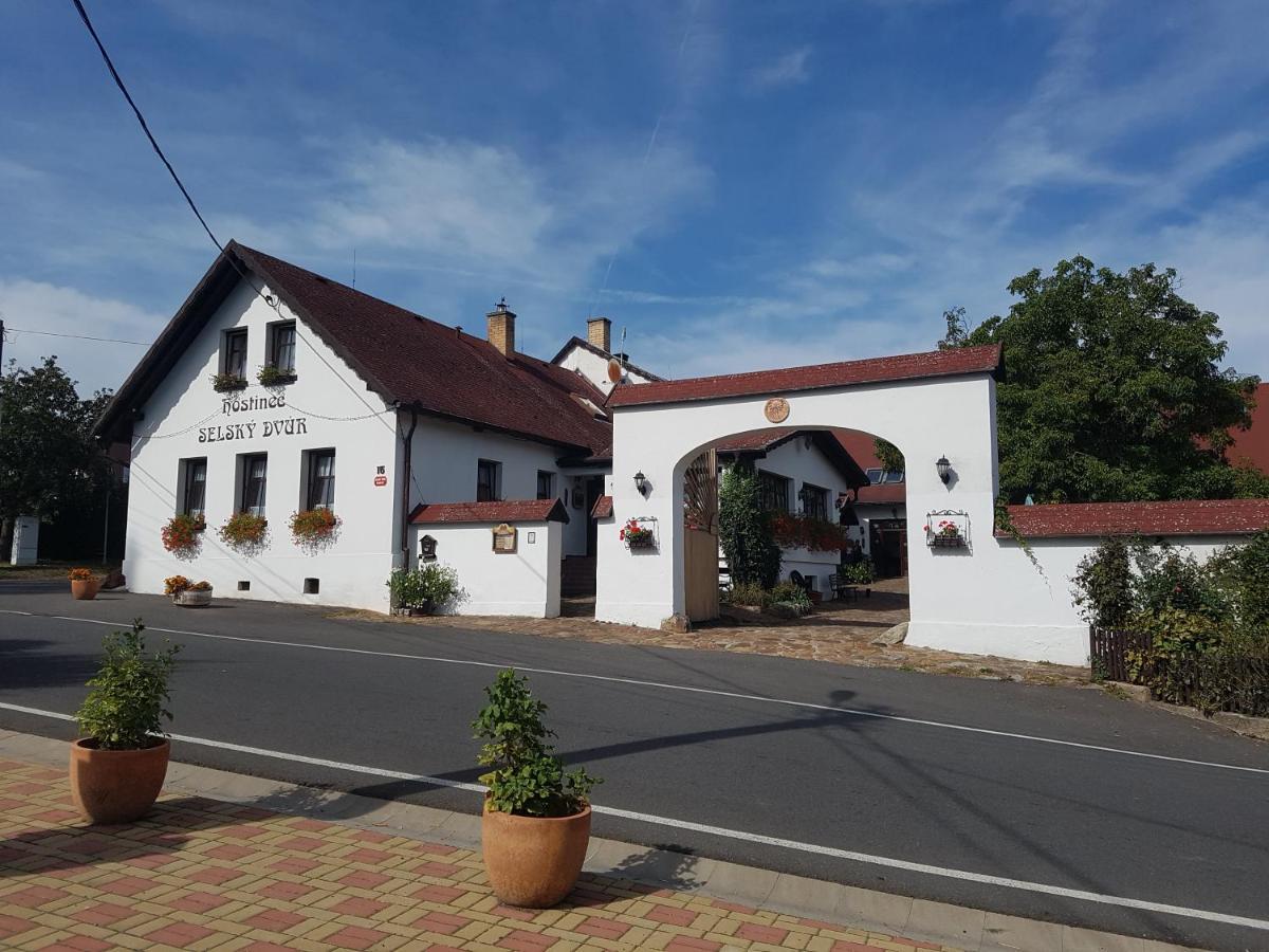 Hostinec Selsky Dvur Zbiroh Exterior foto
