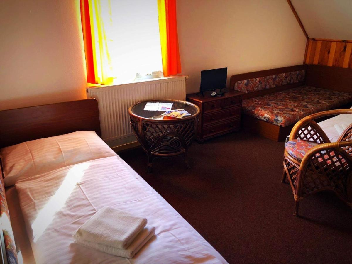 Hostinec Selsky Dvur Zbiroh Exterior foto