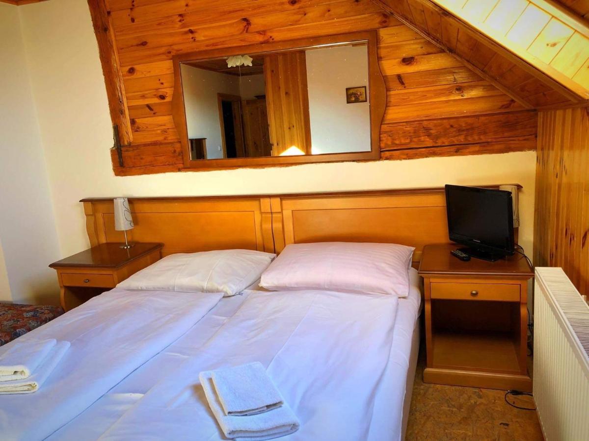 Hostinec Selsky Dvur Zbiroh Exterior foto
